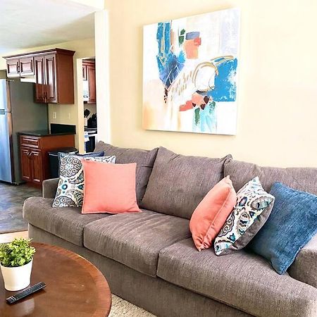 Comfy Easeful Two Bed Apartment 30 Min To Boston บร็อกตัน ภายนอก รูปภาพ